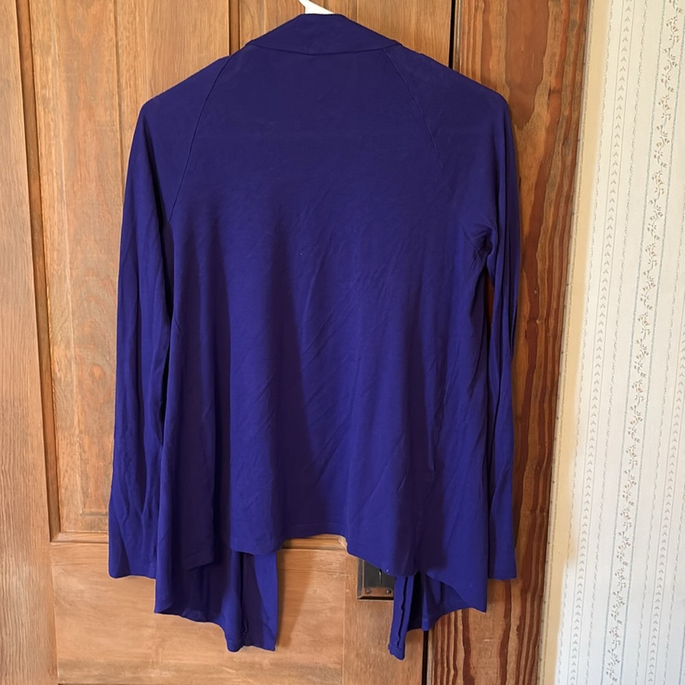 Express Sweater - Picture 2 of 3
